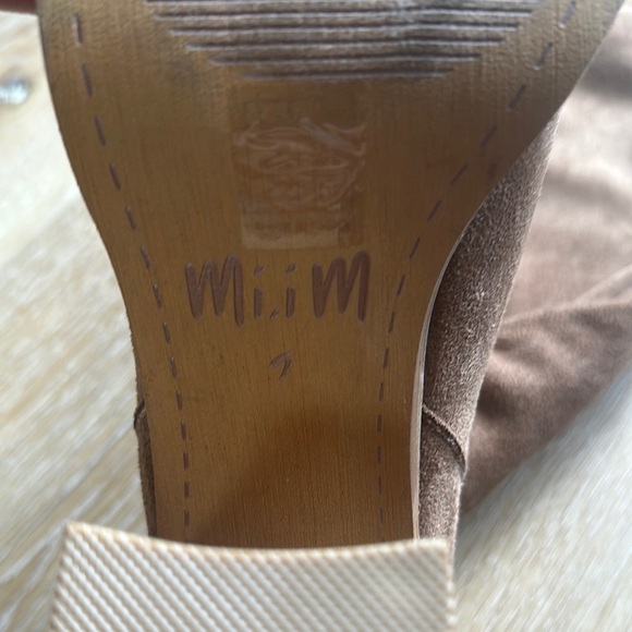 Mi.iM Suede Tan Knee-High Boots. Size 9. - Picture 2 of 3